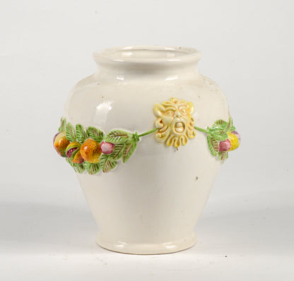 Vaso anfora in ceramica firmata Nazareno Picchioni con decori frutta e mascheroni Italia 1980