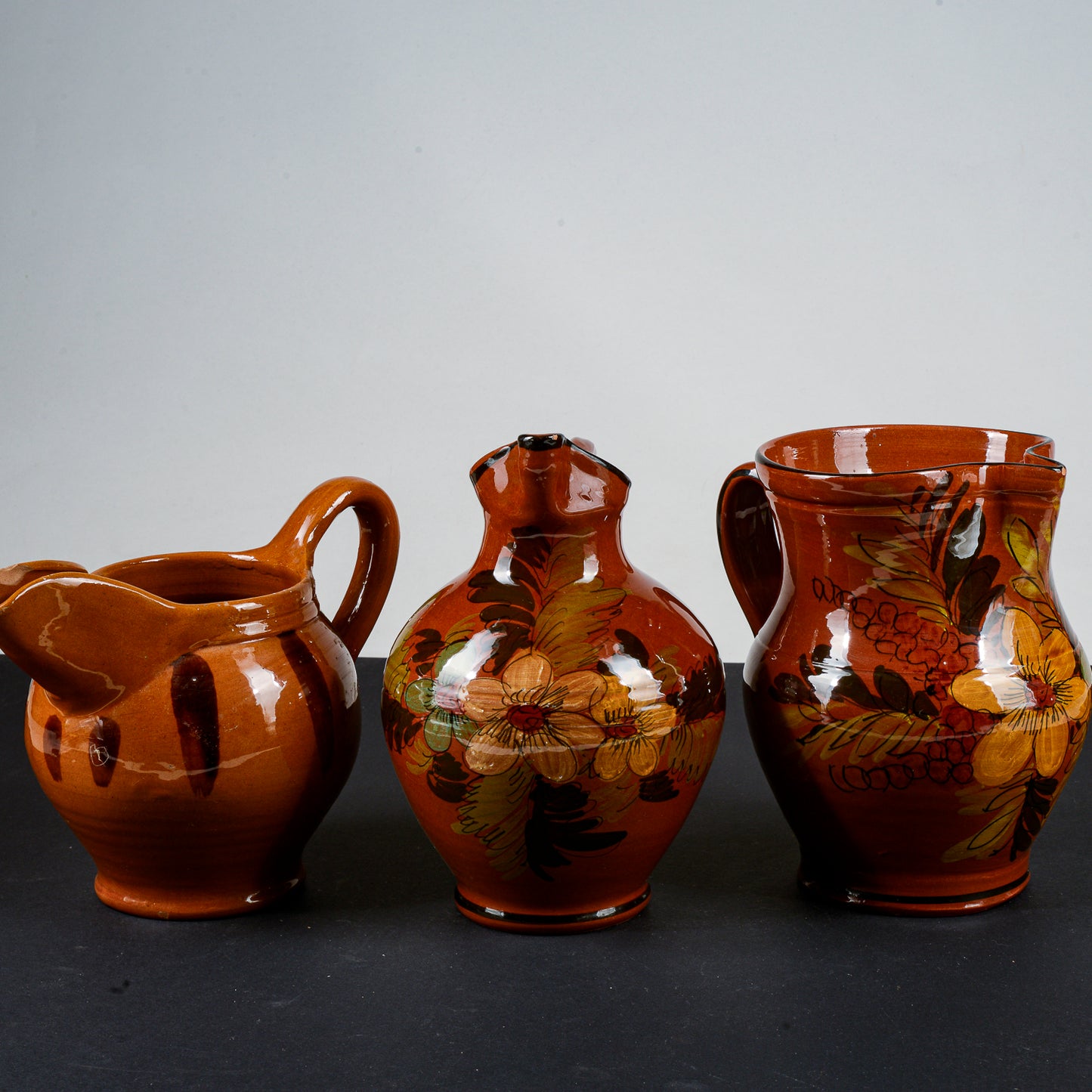 Set tre brocche terracotta  smaltata epoca primo 1900