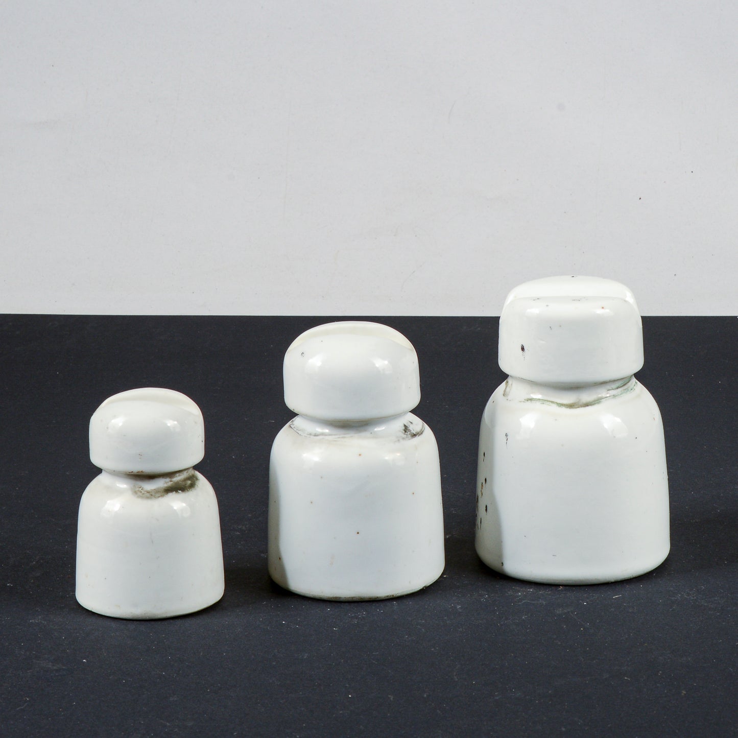 Set tre passa cavi alta tensione vintage porcellana bianca