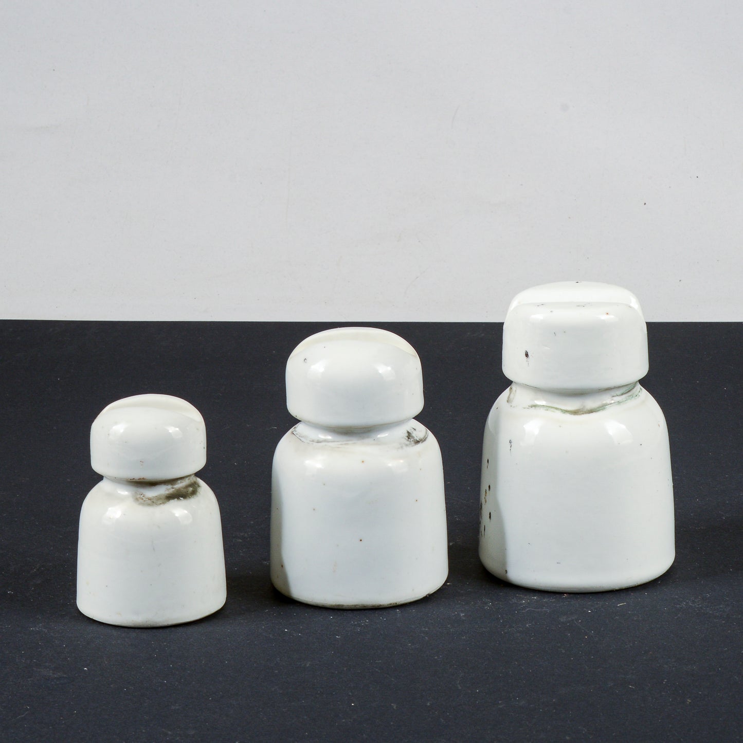 Set tre passa cavi alta tensione vintage porcellana bianca