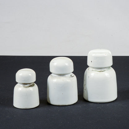 Set tre passa cavi alta tensione vintage porcellana bianca