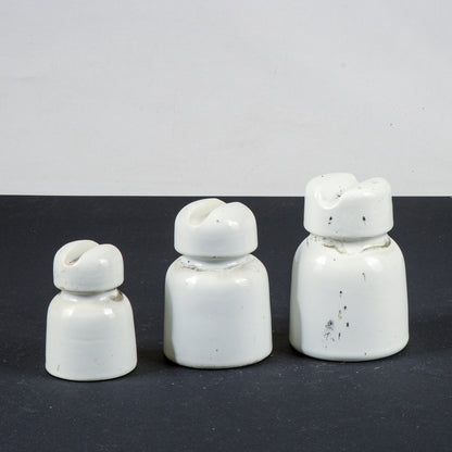 Set tre passa cavi alta tensione vintage porcellana bianca