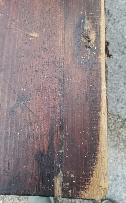 Cassa antica in legno massello con fronte dipinto  epoca 800