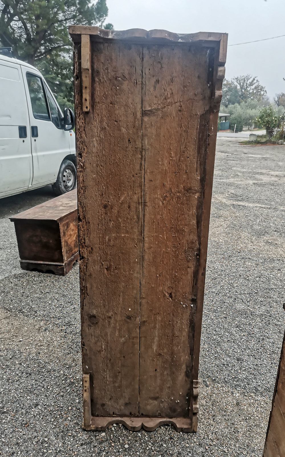 Cassa antica in legno massello con fronte dipinto  epoca 800