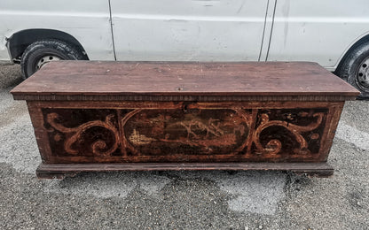 Cassa antica in legno massello con fronte dipinto  epoca 800