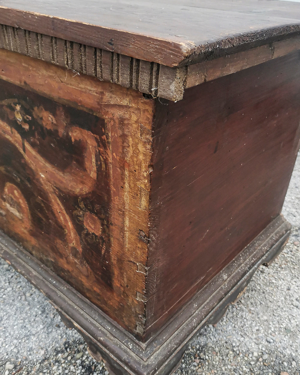 Cassa antica in legno massello con fronte dipinto  epoca 800