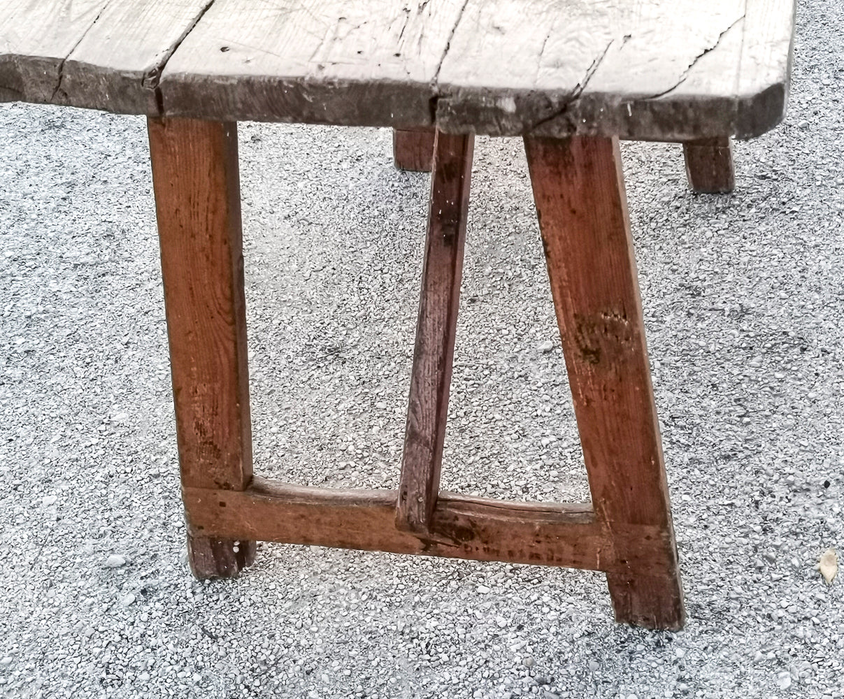 Tavolino rustico antico a capretta epoca 1700