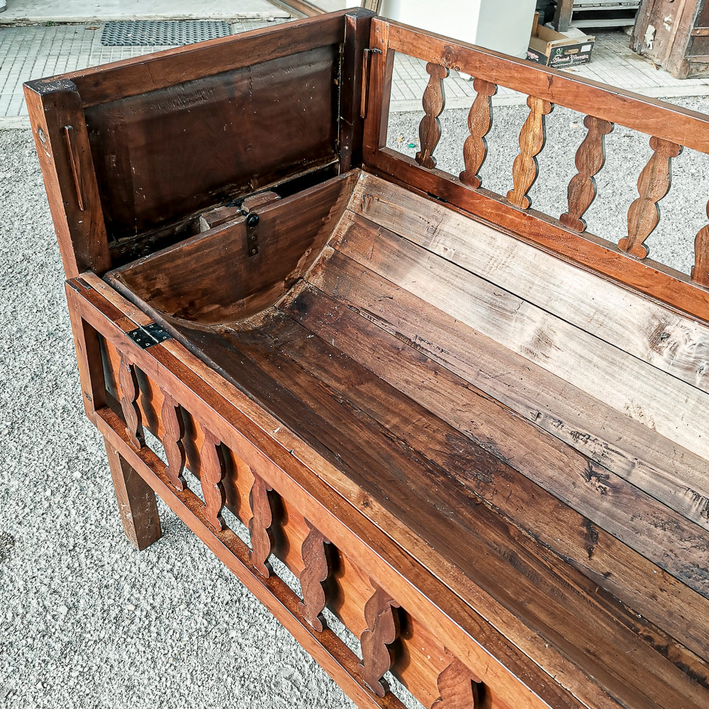 Culla letto in legno massello con struttura interna basculante e balaustre pieghevoli apribili Italia epoca