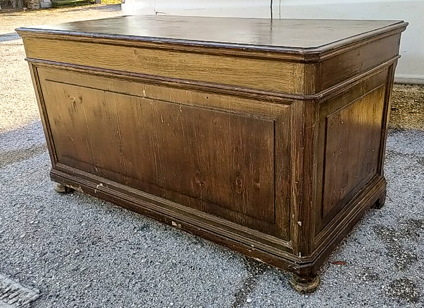 Scrivania a cattedra con 6 cassetti in legno massello di abete Italia fine 1800
