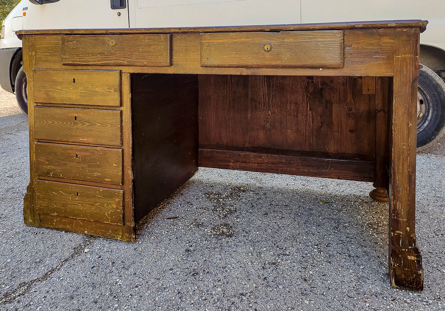 Scrivania a cattedra con 6 cassetti in legno massello di abete Italia fine 1800