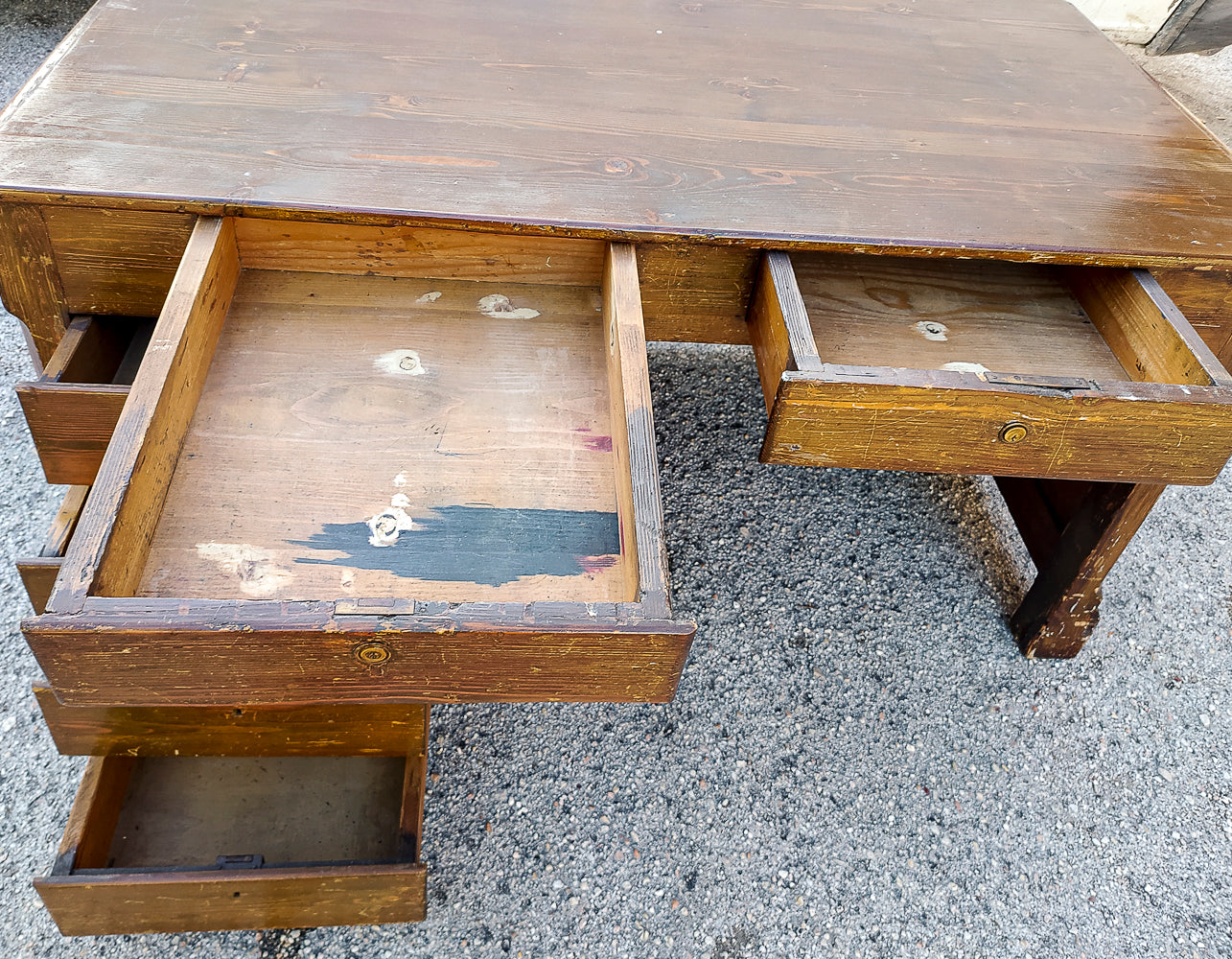 Scrivania a cattedra con 6 cassetti in legno massello di abete Italia fine 1800