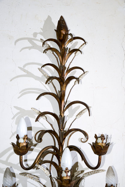 Applique lampada da parete muro in ferro battuto con decori a foglia e dorata e fiori bianchi verniciati 5 luci  stile Banci Firenze