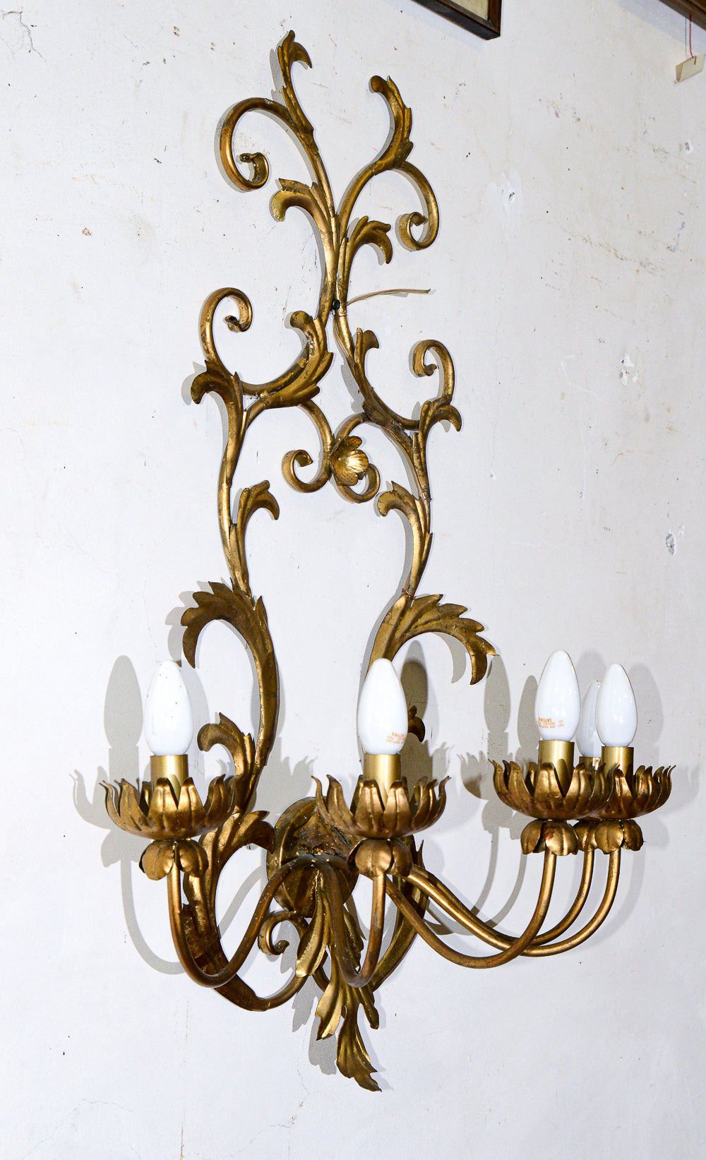 lampada applique in ferro battuto decorato dorato a 5 luci stile Banci Firenze