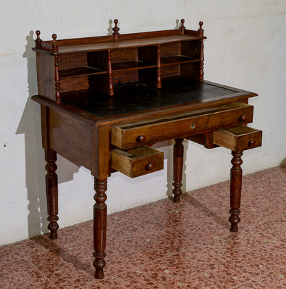 Scrivania scrittoio tavolino in noce con alzata di mensole a giorno e 3 cassetti sul fronte Italia epoca Luigi Filippo