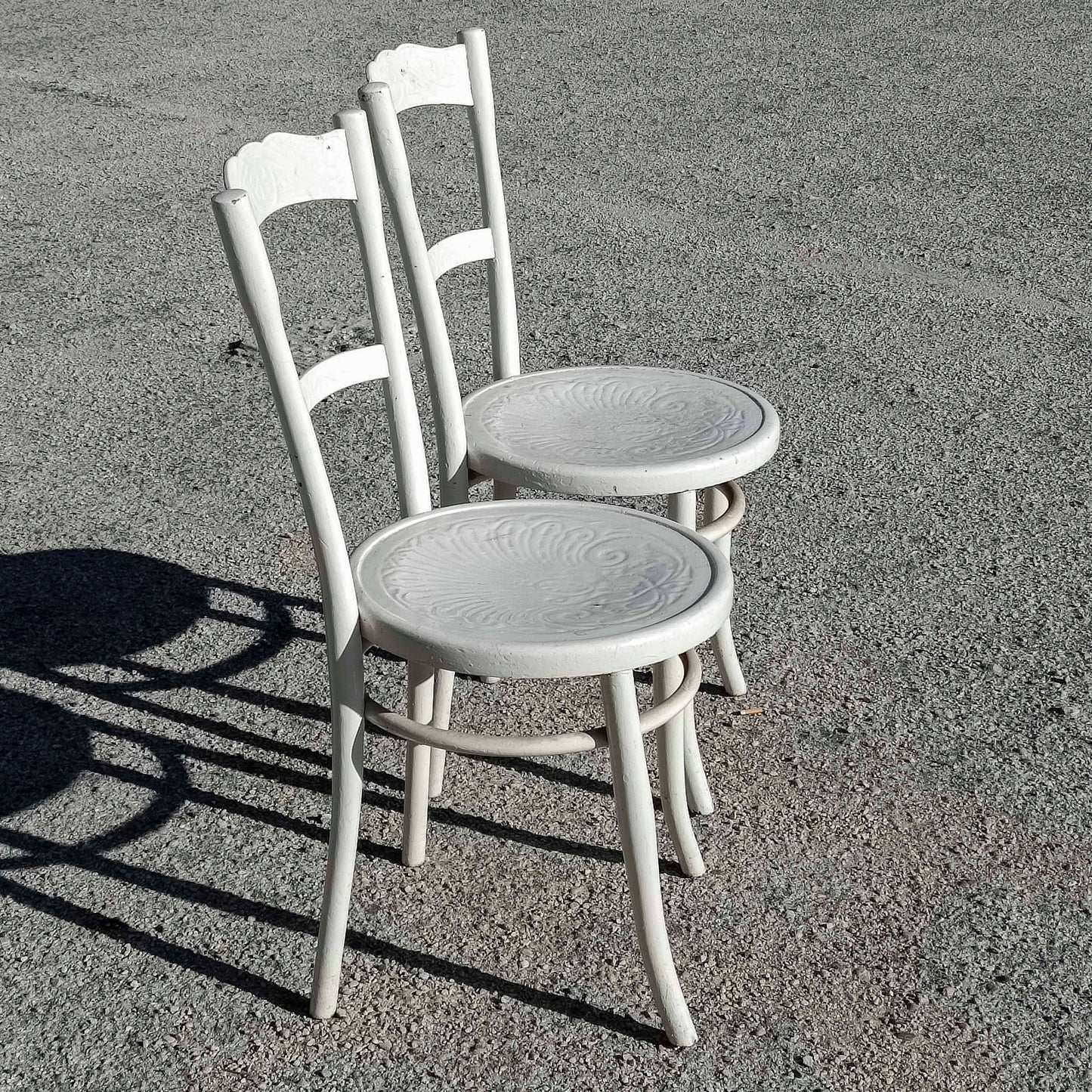 coppia sedie bianche anni 30 sedute stampate