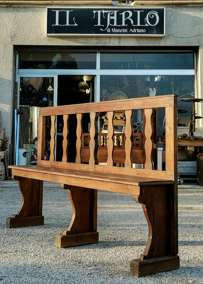 panca in legno con decori a colonna stilizzata primo 900