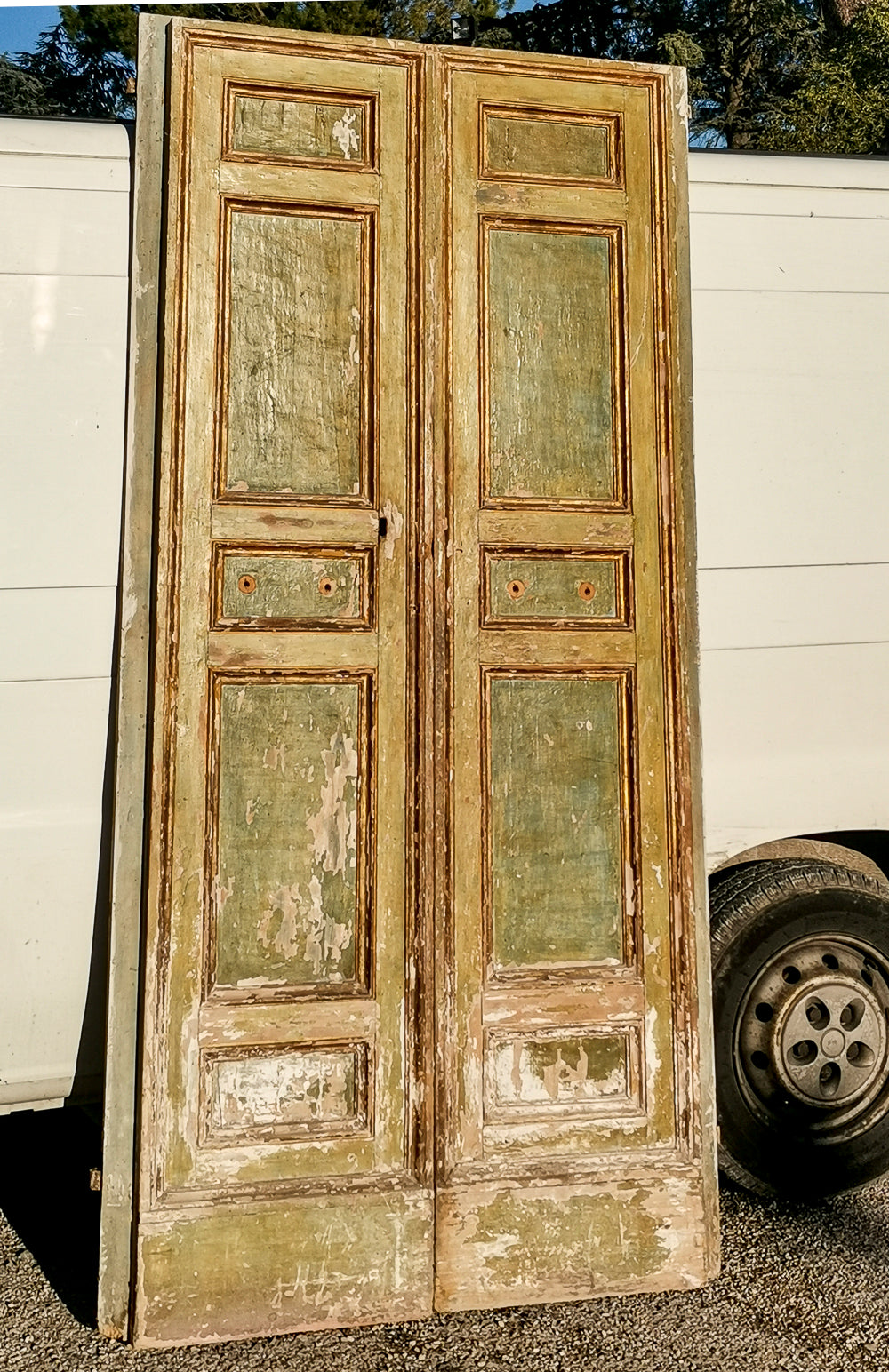 Portone porta due ante epoca 700