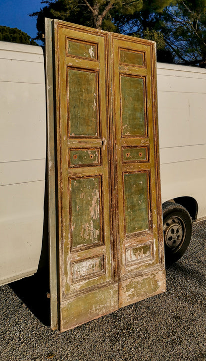 Portone porta due ante epoca 700