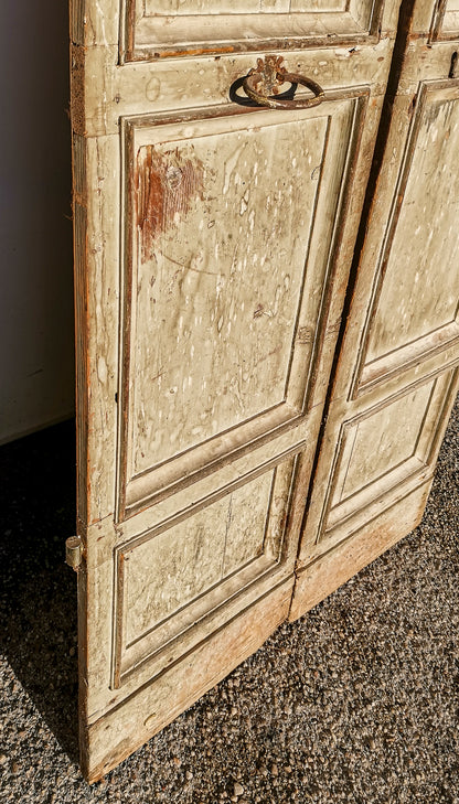 Porta Portone due ante con lacche originali e segni del tempo epoca 1700