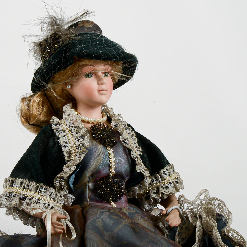 Bambola in porcellana Victorian Dolls - Rebecca Bambola Victorian Dolls - Italia