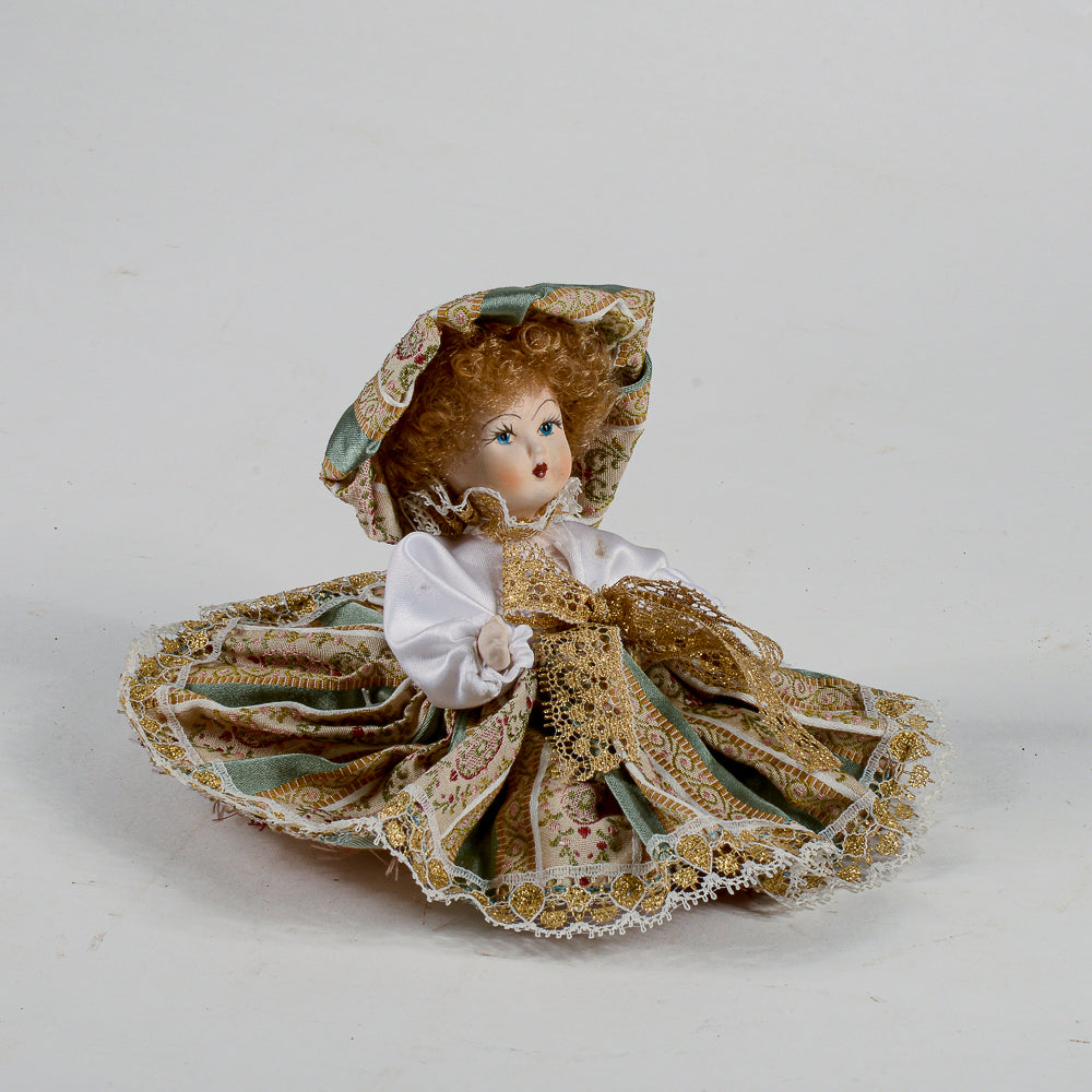 Bambola vintage in biscuit di porcellana serie Capodimonte