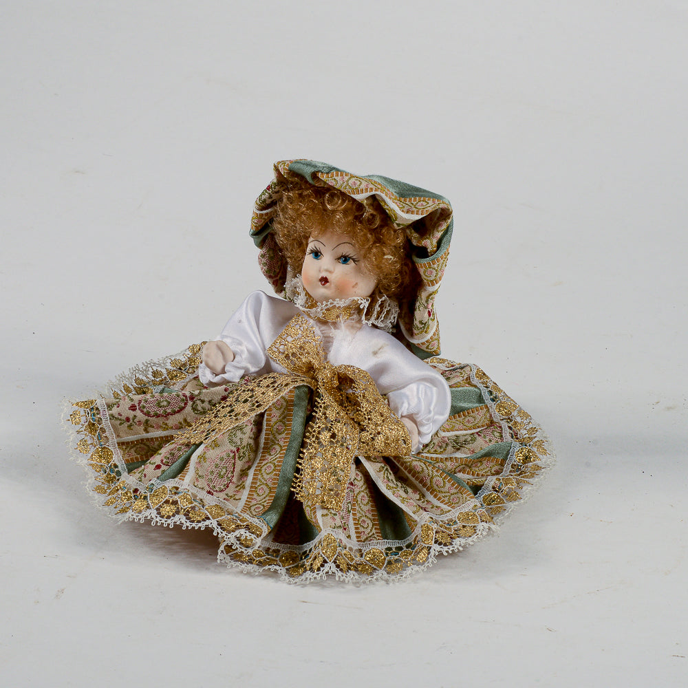 Bambola vintage in biscuit di porcellana serie Capodimonte