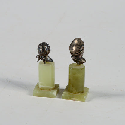 Coppia sculture in argento lui e lei ragazzi con colonna in onice verde 1960
