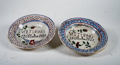 Coppia di piatti in terracotta con scritta Volturno 13 ottobre 1925