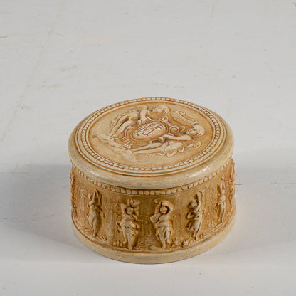 Scatola in ceramica con inscrizione fm manifattura di signa 1733