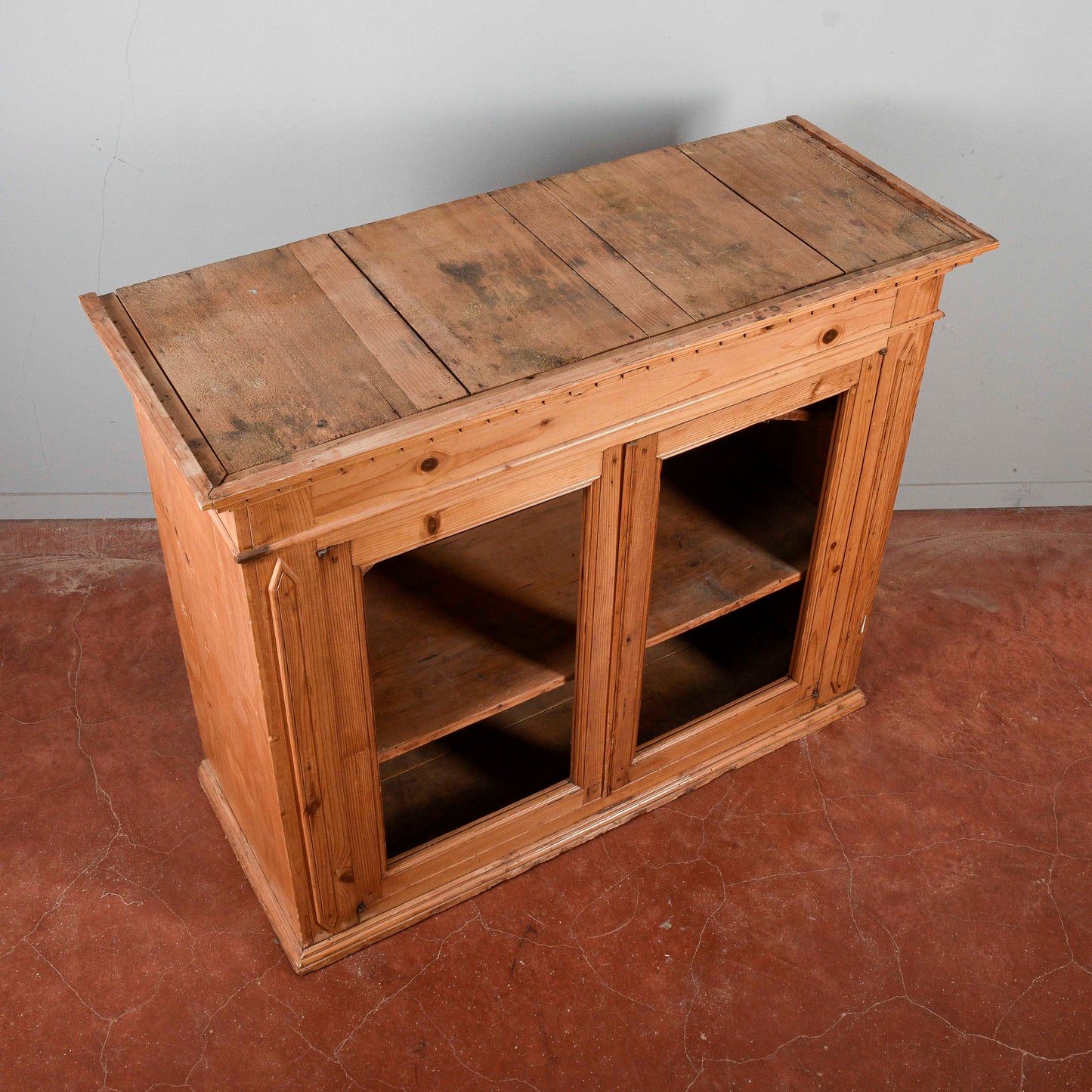 Credenza parte sopra in abete Italia fine XIX secolo