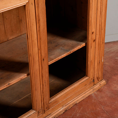 Credenza parte sopra in abete Italia fine XIX secolo