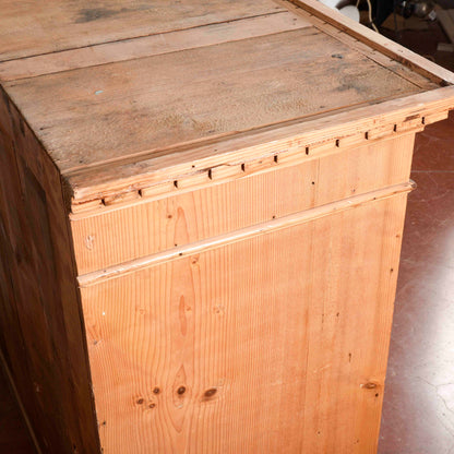 Credenza parte sopra in abete Italia fine XIX secolo