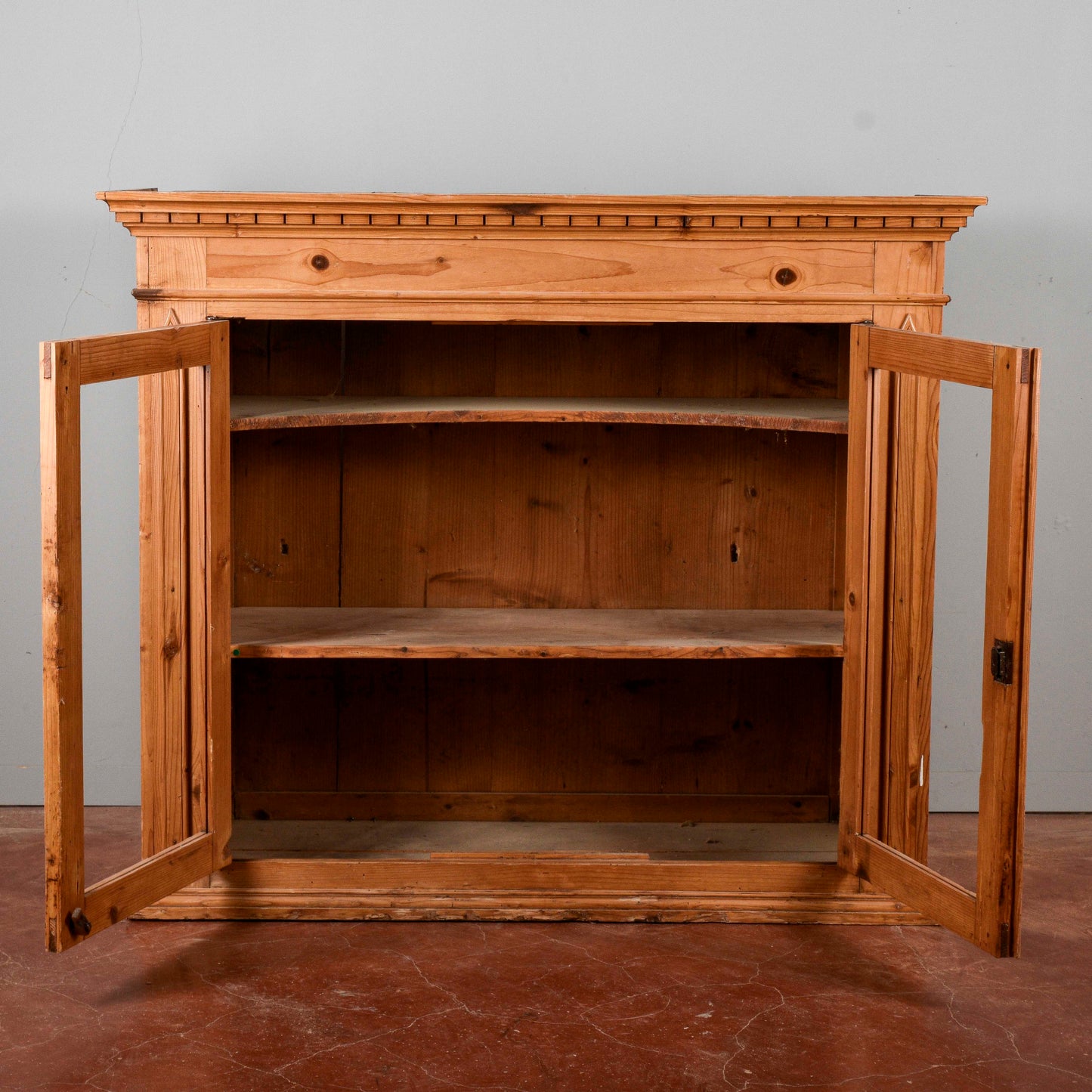 Credenza parte sopra in abete Italia fine XIX secolo