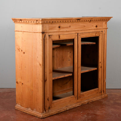Credenza parte sopra in abete Italia fine XIX secolo
