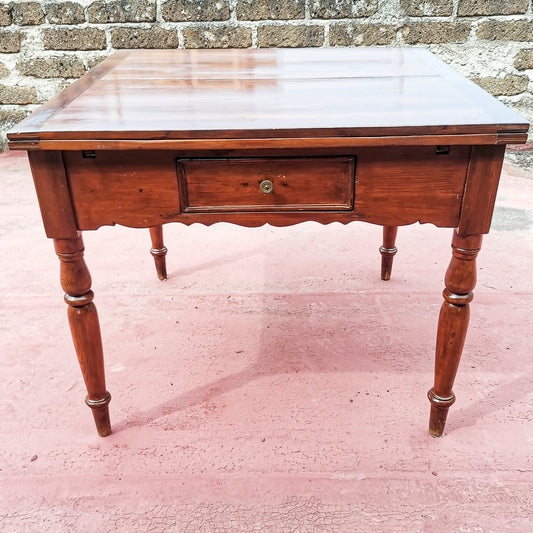 Tavolo allungabile a tiro in legno di abete massello Italia epoca 800