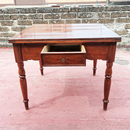 Tavolo allungabile a tiro in legno di abete massello Italia epoca 800