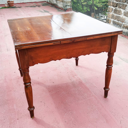 Tavolo allungabile a tiro in legno di abete massello Italia epoca 800