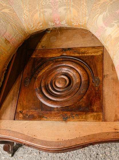 Poltrona in noce epoca Luigi Filippo con seduta realizzata per nascondere comoda bagno wc in legno meta 800