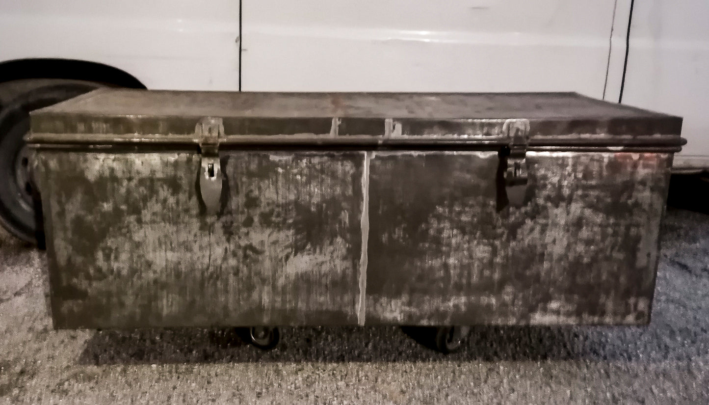 Baule in ferro  cassa conteiner da viaggio epoca fine 800