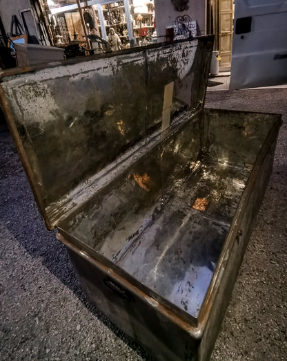 Baule in ferro  cassa conteiner da viaggio epoca fine 800