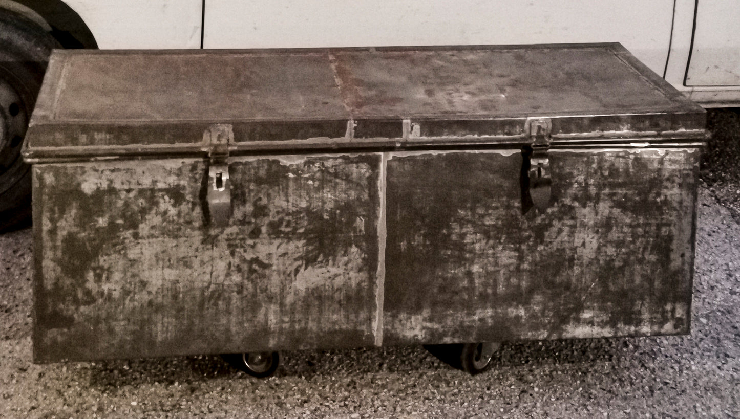 Baule in ferro  cassa conteiner da viaggio epoca fine 800