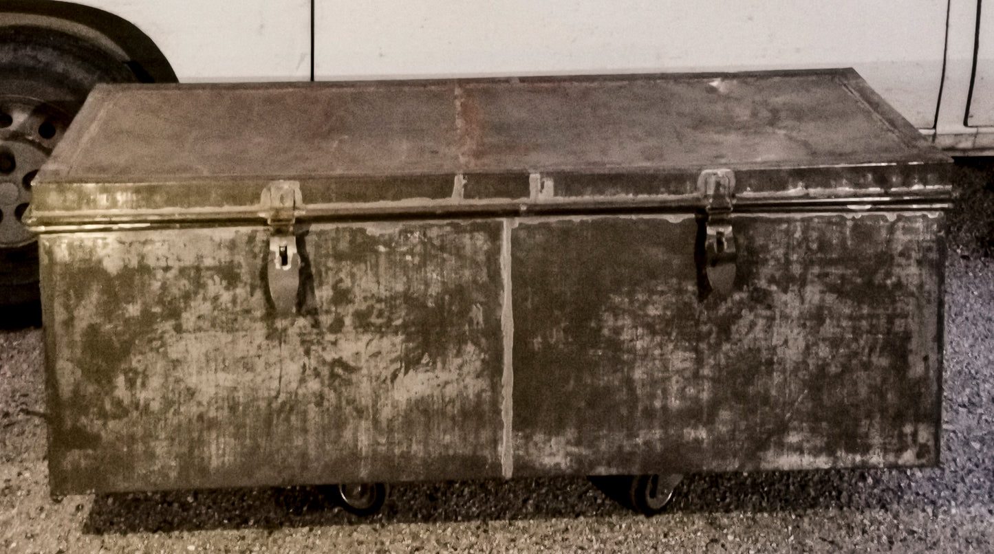 Baule in ferro  cassa conteiner da viaggio epoca fine 800