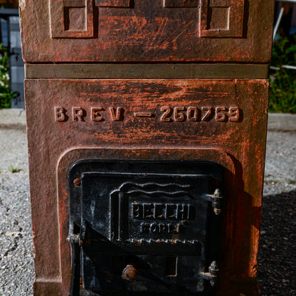 Stufa in terracotta marcata Becchi Forli Italia epoca Liberty