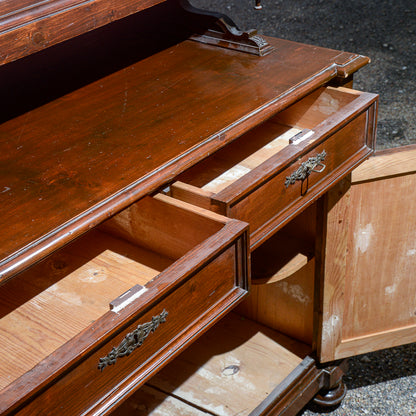 Credenza due corpi in legno di abete Italia epoca fine 800