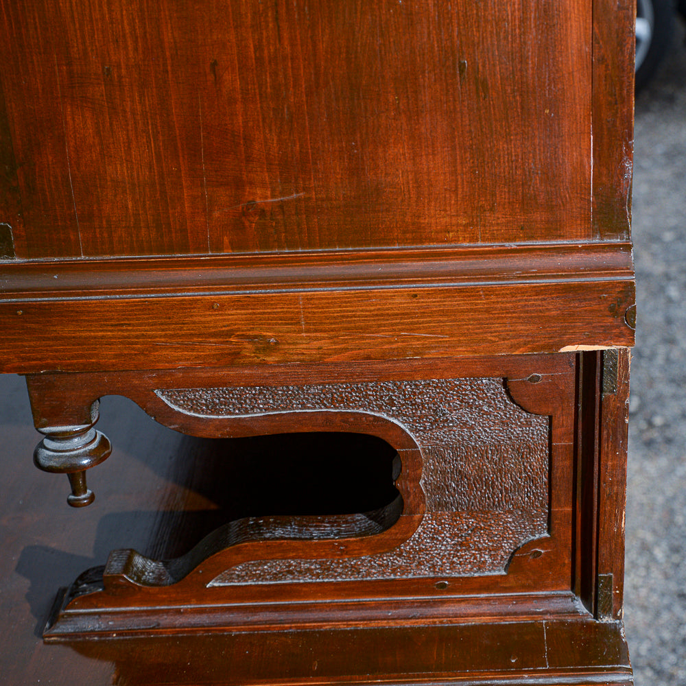 Credenza due corpi in legno di abete Italia epoca fine 800