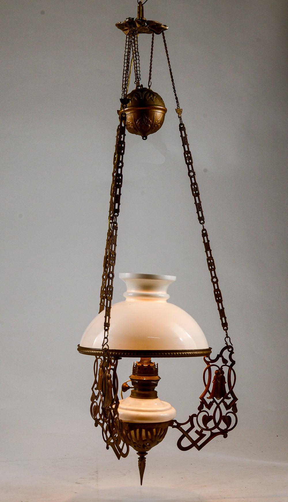 Lampadario in metallo con catene saliscendi epoca art noveau liberty