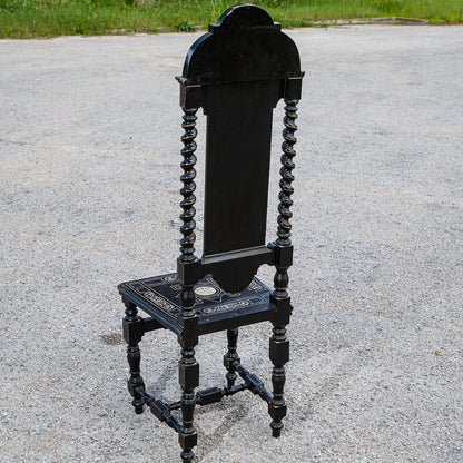 Sedia tinta ebano  intarsiata  con decori a rilievo stile  Pogliani epoca fine 800
