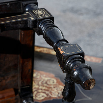 Sedia tinta ebano  intarsiata  con decori a rilievo stile  Pogliani epoca fine 800