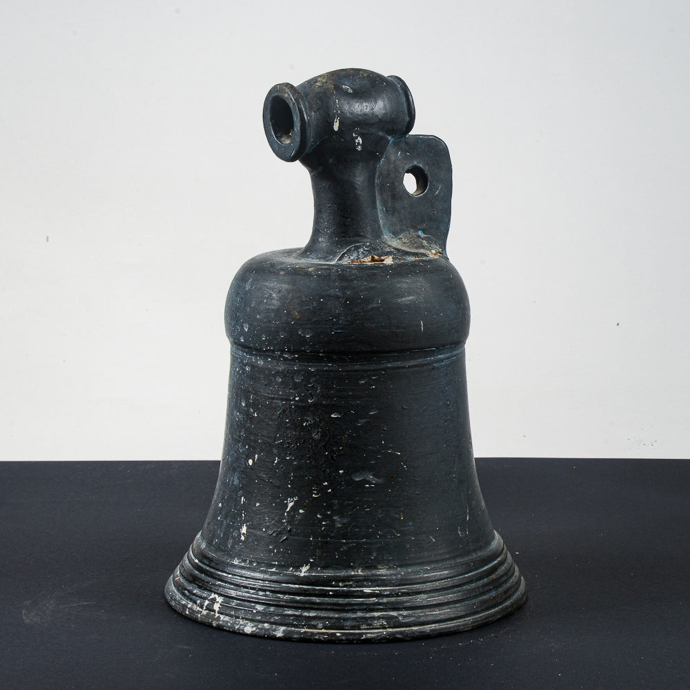 Campana nera in terracotta