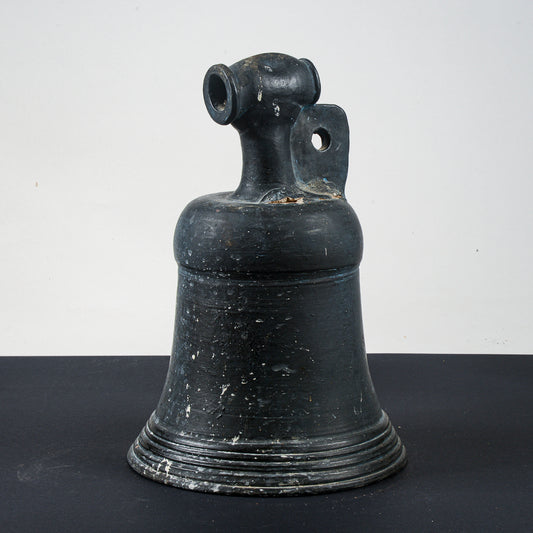 Campana nera in terracotta